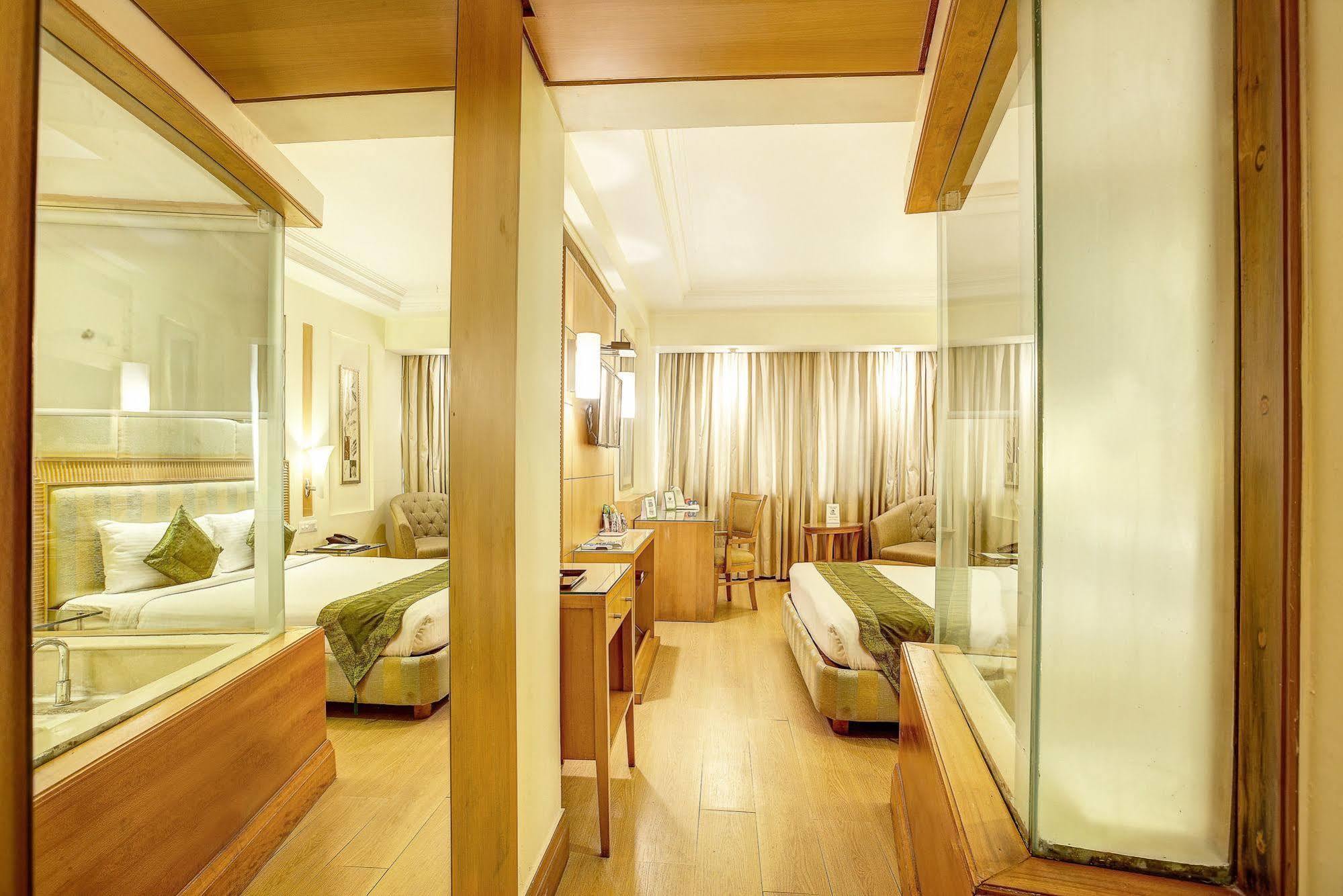 Western Court Chandīgarh 외부 사진