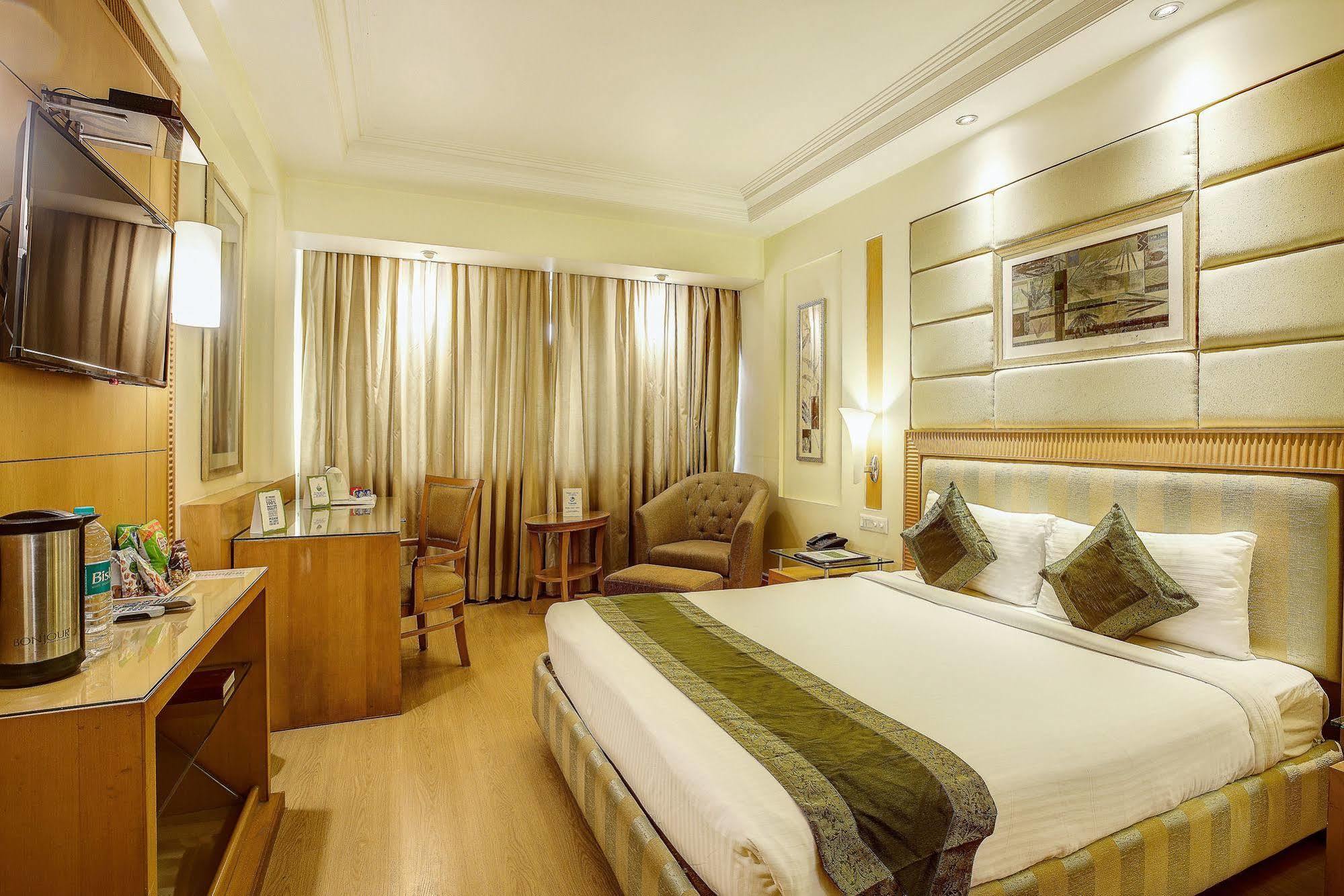 Western Court Chandīgarh 외부 사진
