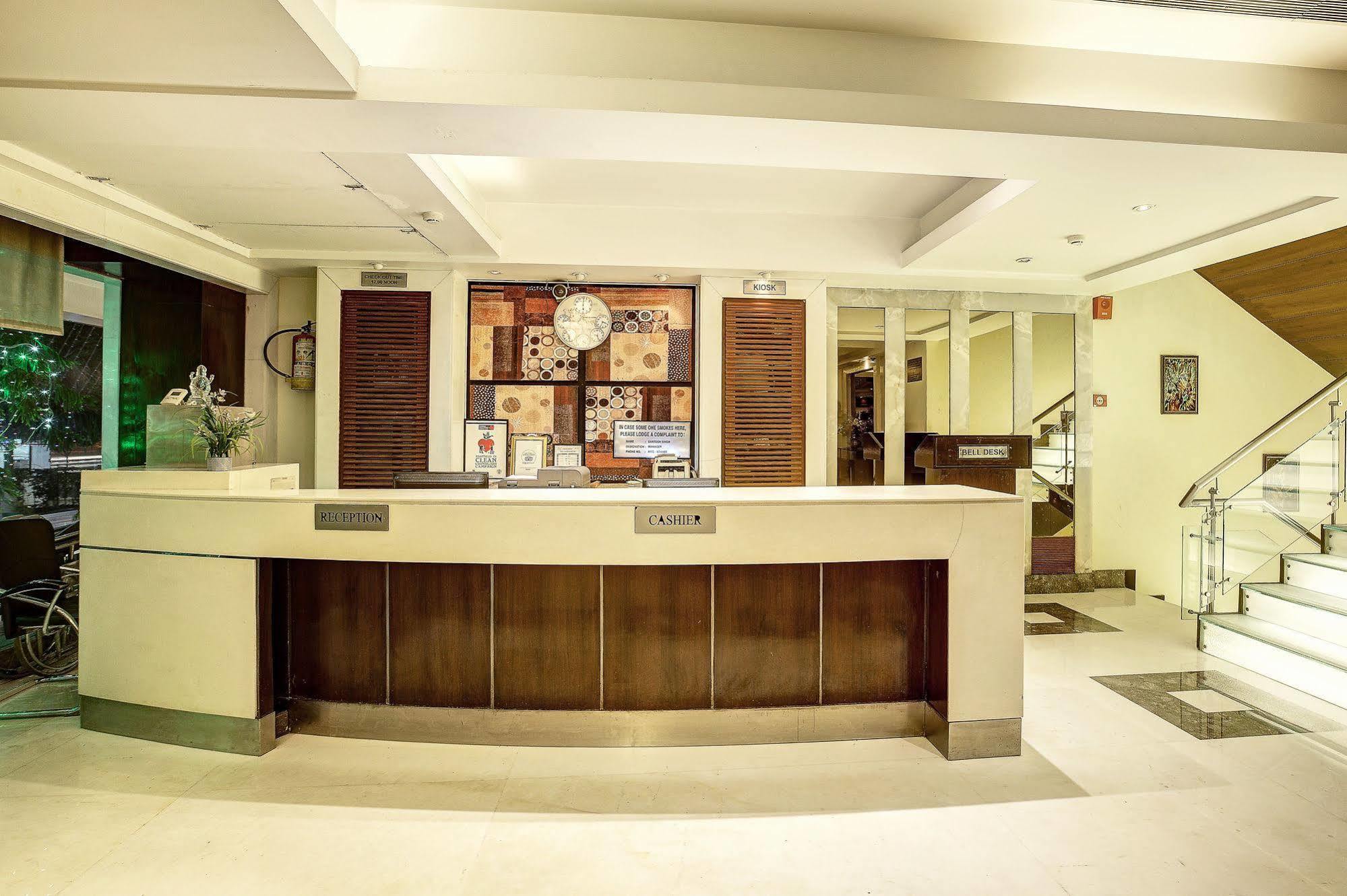 Western Court Chandīgarh 외부 사진